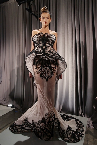 Illustration for article titled Match The Marchesa Gown To The Hollywood Princess